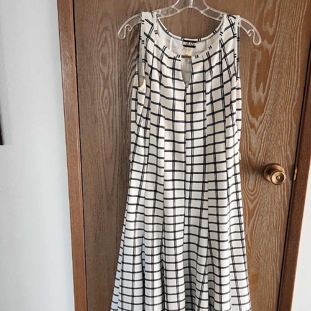 Elegant Black and White Grid Dress